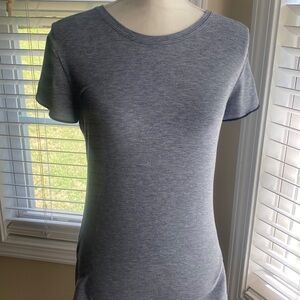 Patagonia Small Tshirt Grey - Blue with petal sleeves